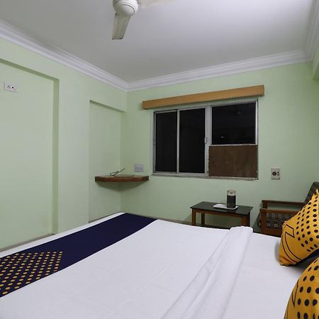 Spot On Hotel Hilltop Vadodara Zewnętrze zdjęcie