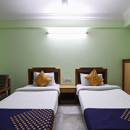 Spot On Hotel Hilltop Vadodara Zewnętrze zdjęcie