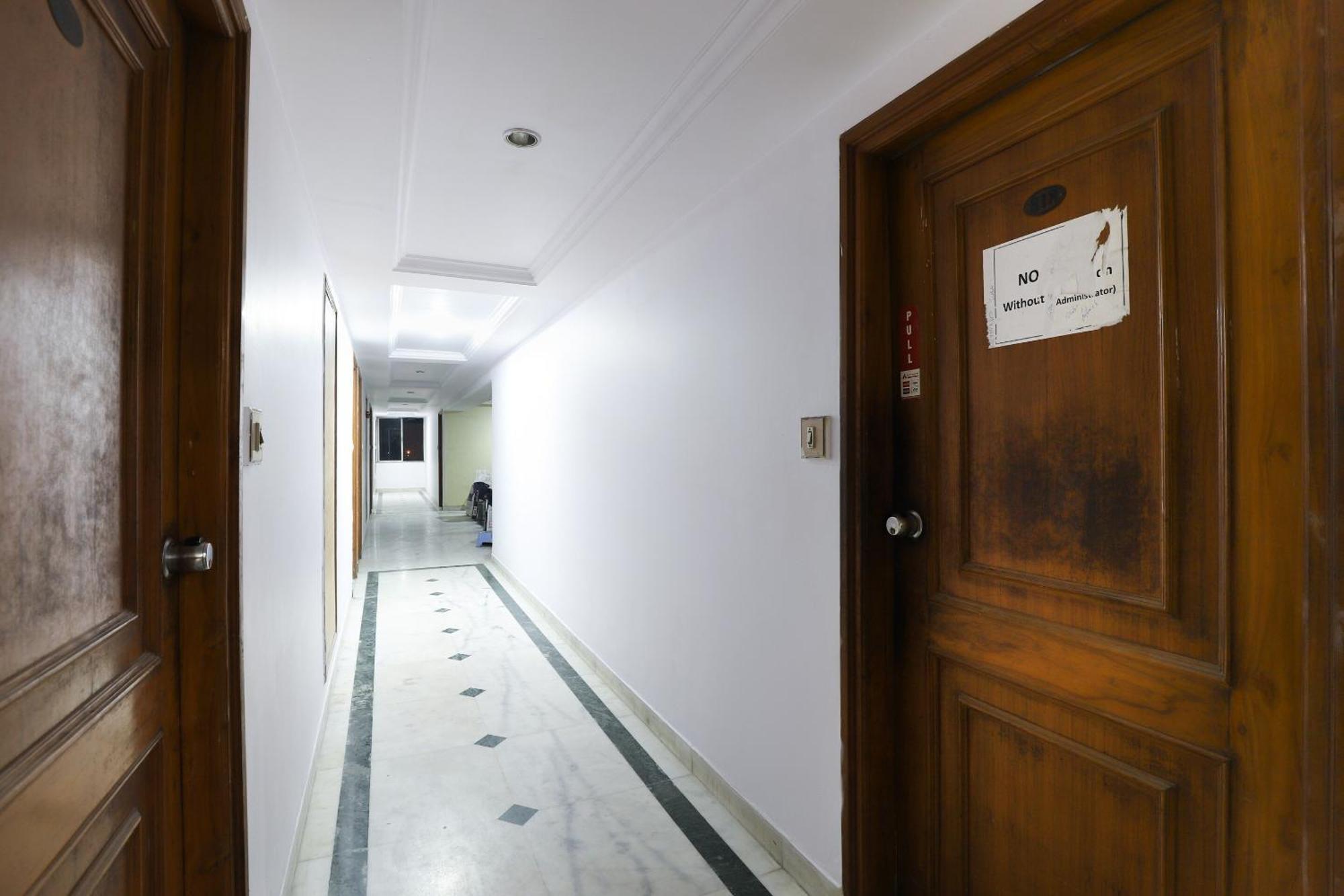 Spot On Hotel Hilltop Vadodara Zewnętrze zdjęcie