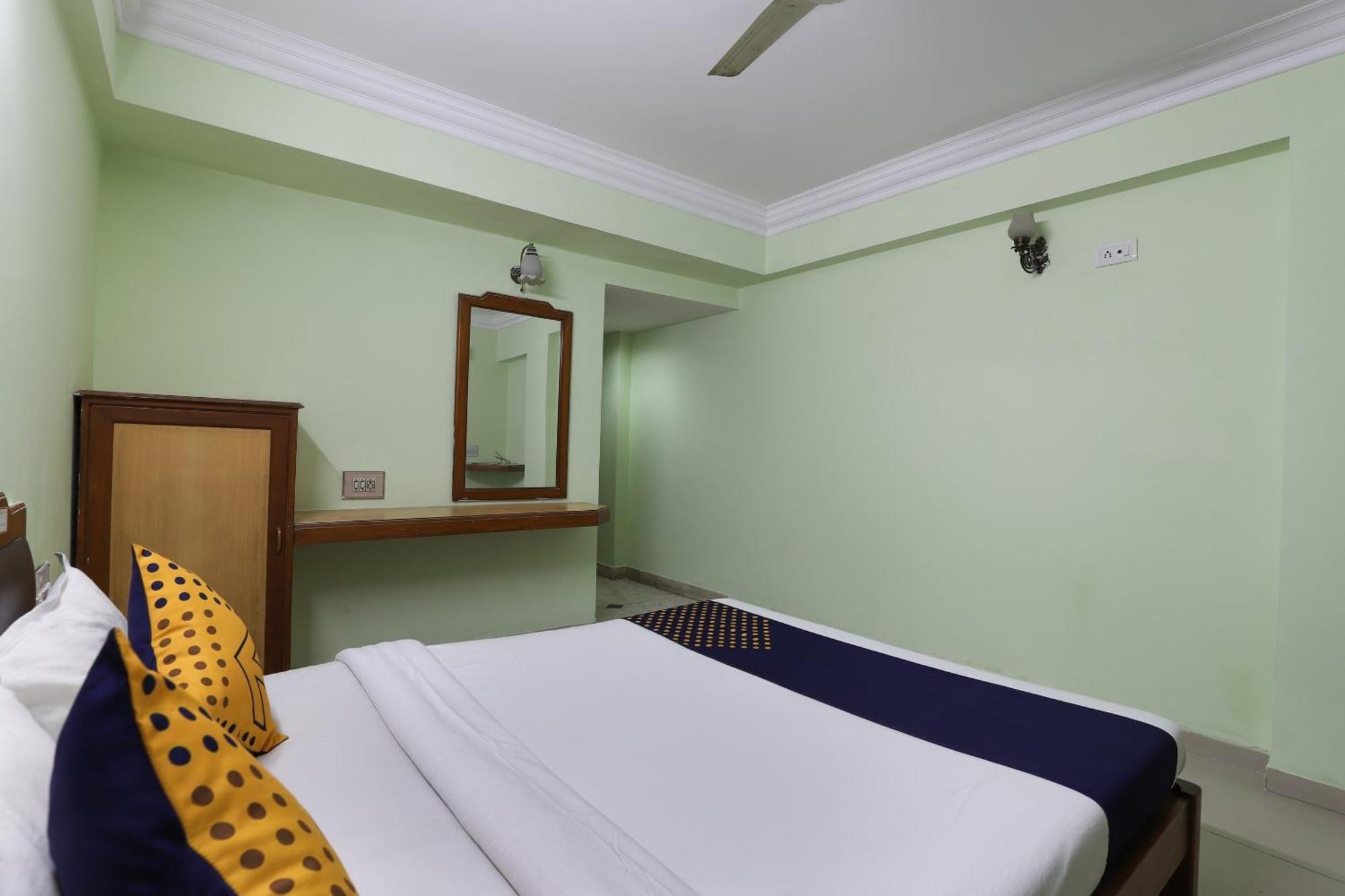 Spot On Hotel Hilltop Vadodara Zewnętrze zdjęcie