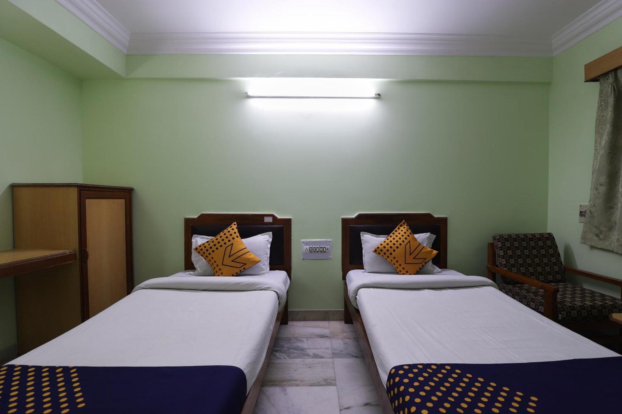 Spot On Hotel Hilltop Vadodara Zewnętrze zdjęcie