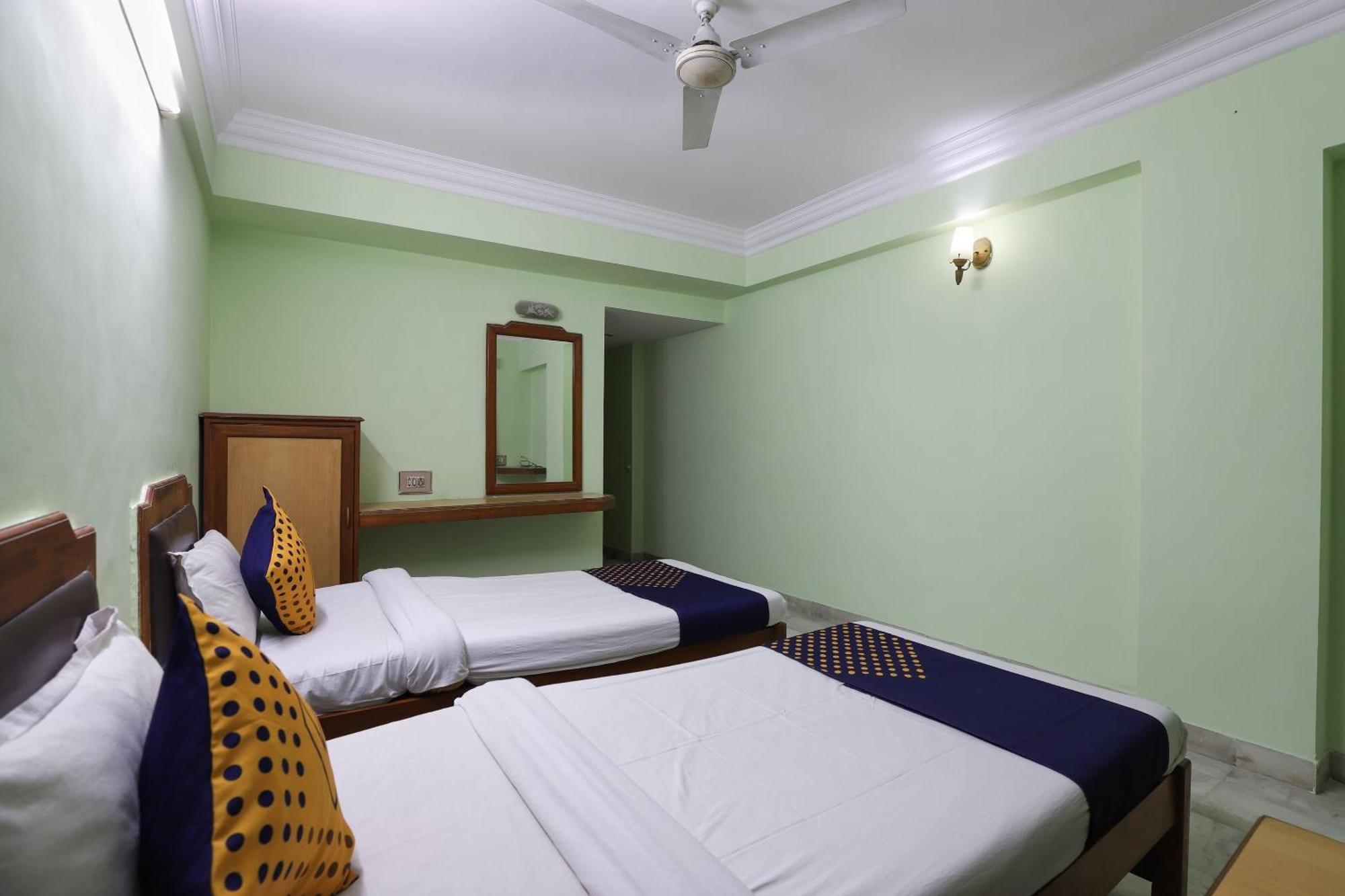 Spot On Hotel Hilltop Vadodara Zewnętrze zdjęcie