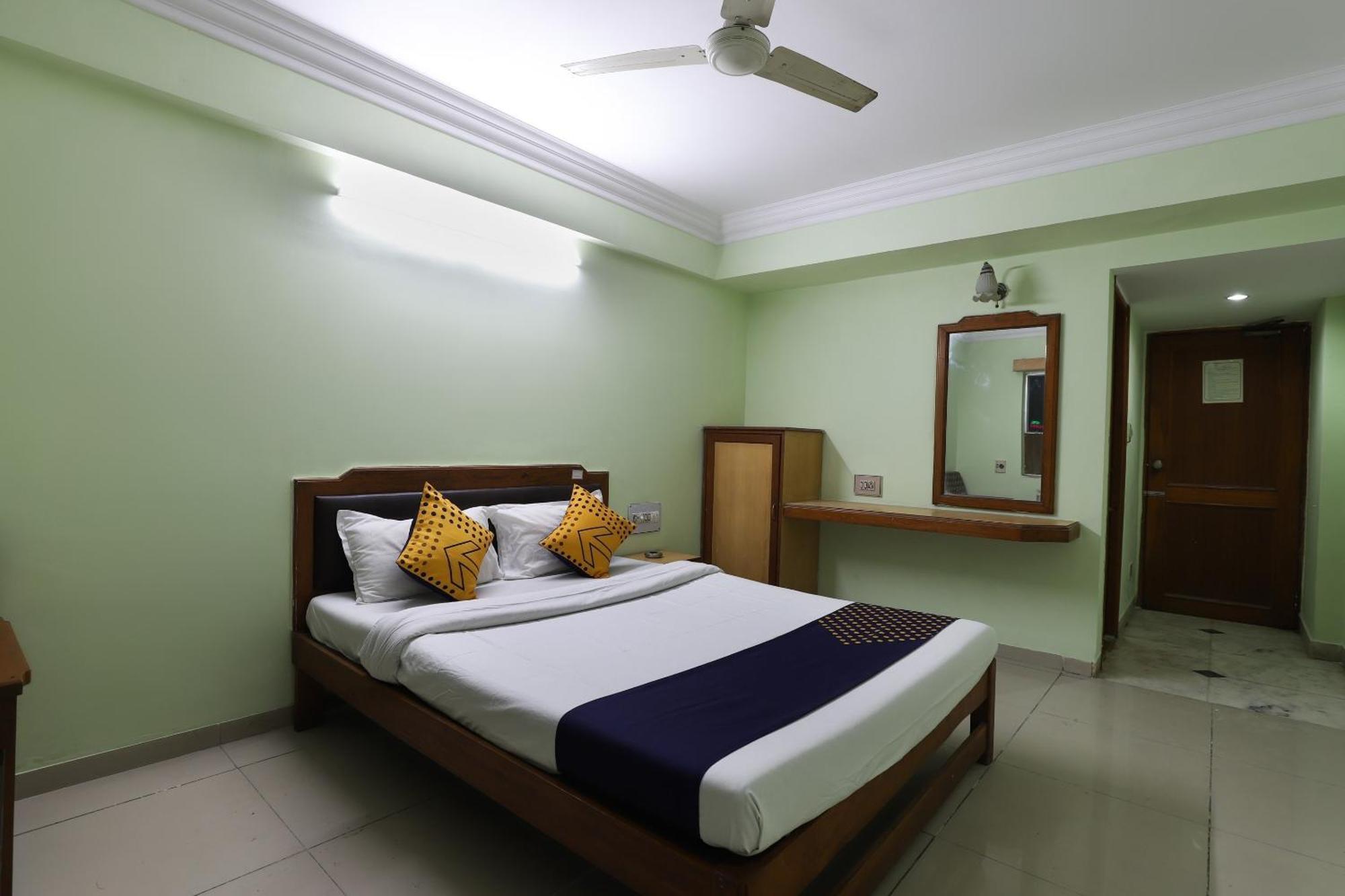 Spot On Hotel Hilltop Vadodara Zewnętrze zdjęcie