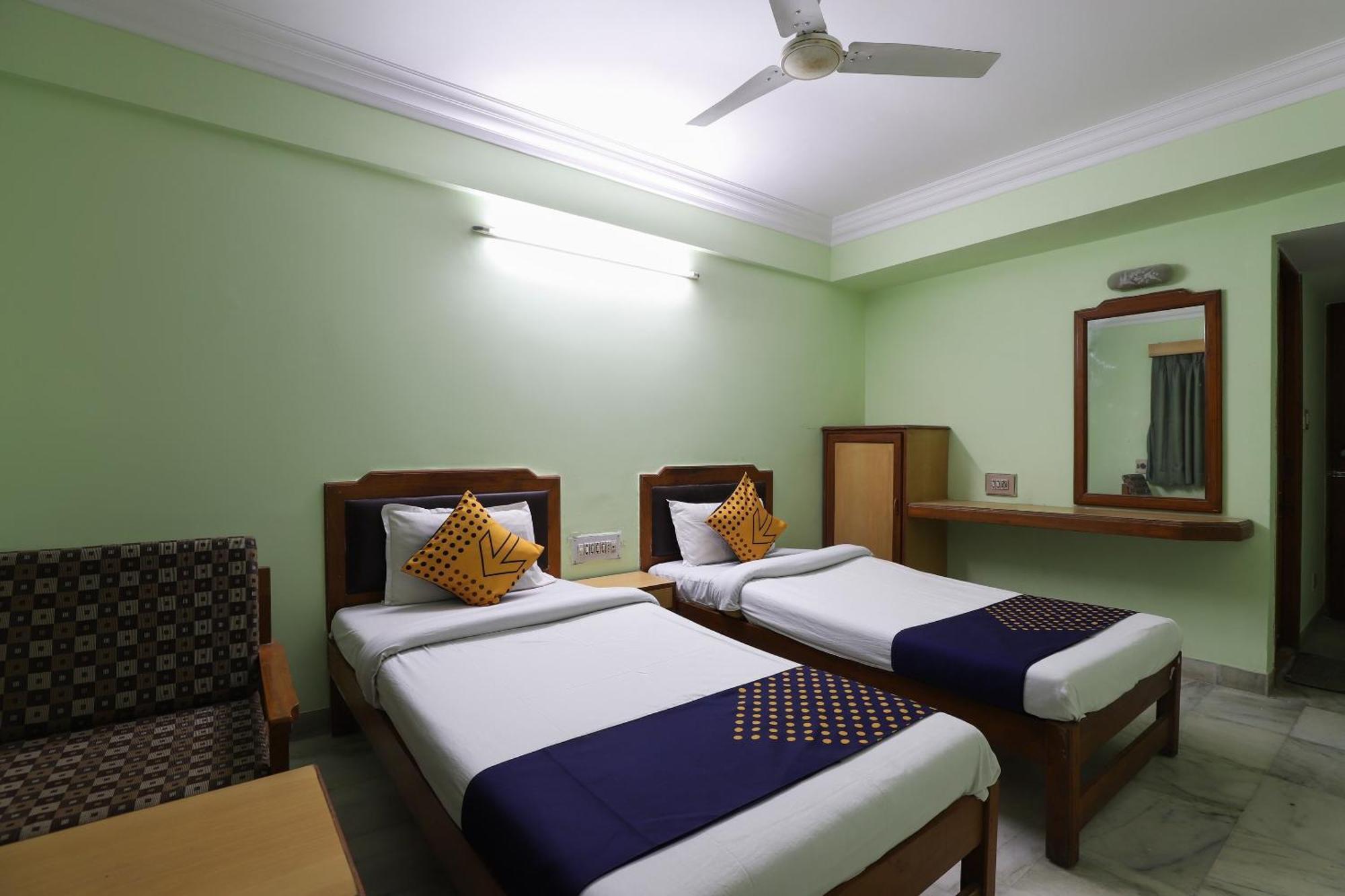Spot On Hotel Hilltop Vadodara Zewnętrze zdjęcie