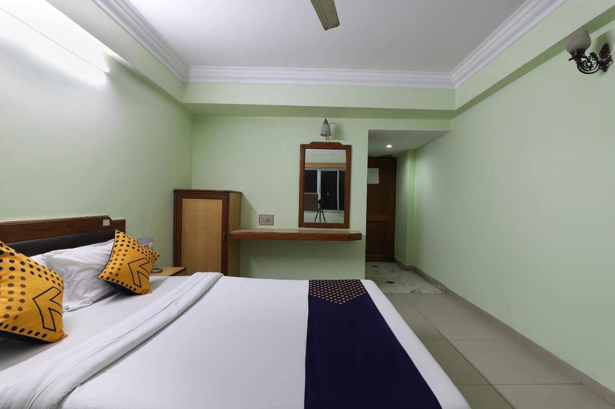 Spot On Hotel Hilltop Vadodara Zewnętrze zdjęcie