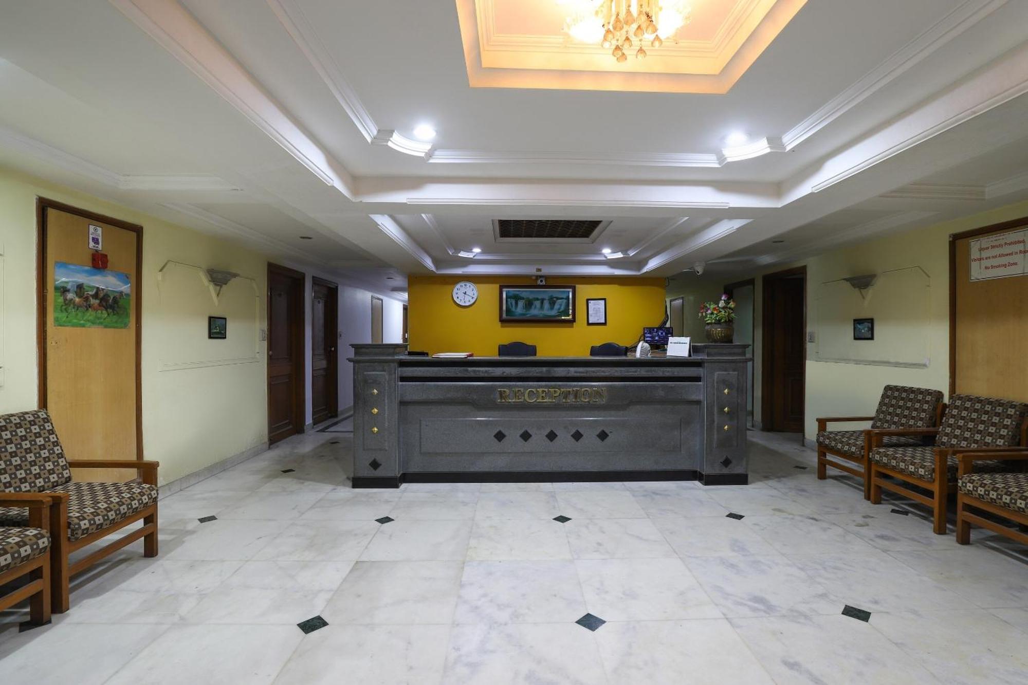 Spot On Hotel Hilltop Vadodara Zewnętrze zdjęcie