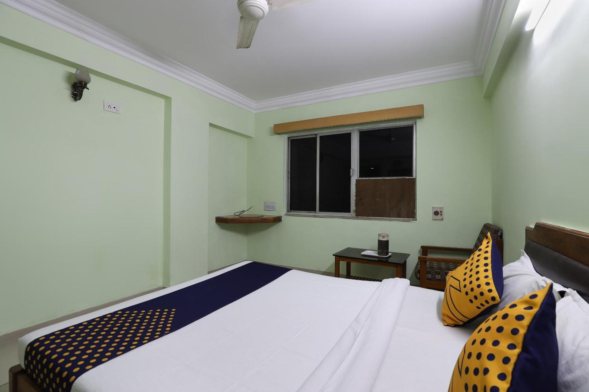 Spot On Hotel Hilltop Vadodara Zewnętrze zdjęcie
